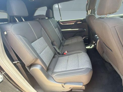 Used 2025 GMC Acadia Elevation FWD image 29