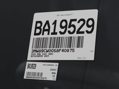 Used 2025 BMW 330i xDrive Sedan AWD/4WD image 26