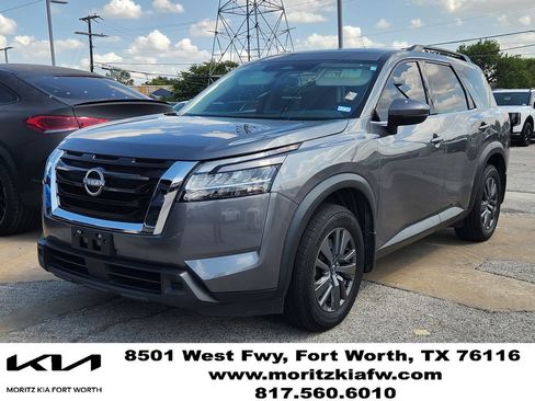 Used 2022 Nissan Pathfinder SV FWD image 2