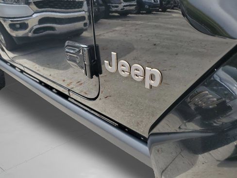 Used 2024 Jeep Wrangler Rubicon 392 image 31