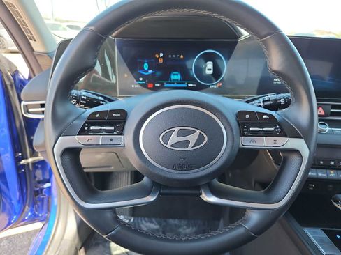 Certified 2025 Hyundai Elantra SEL FWD image 22