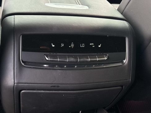 Used 2025 Cadillac Escalade V AWD/4WD image 19