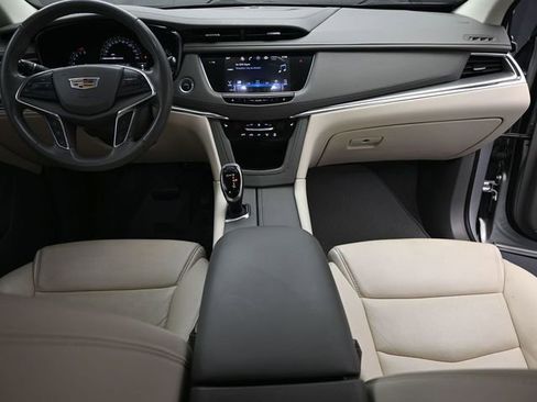 Used 2018 Cadillac XT5 Luxury w/ Driver Awareness Package image 26