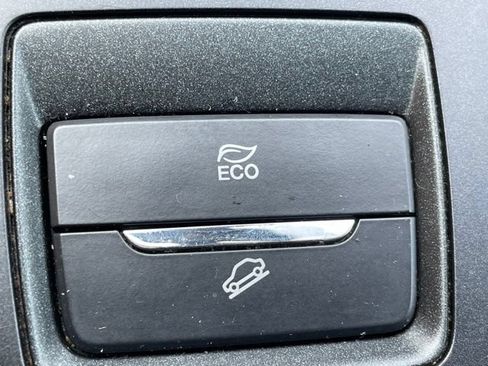 Used 2020 Ford Fusion SE FWD image 44