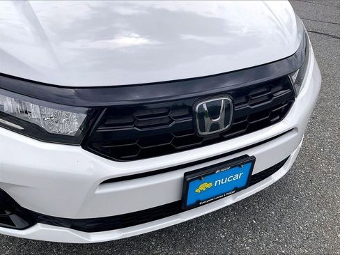 Used 2025 Honda Odyssey Elite image 32