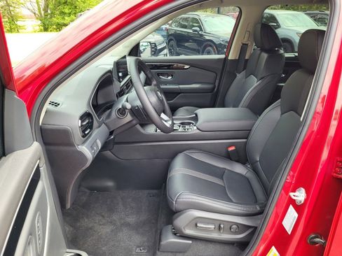 New 2025 Honda Pilot Touring image 9