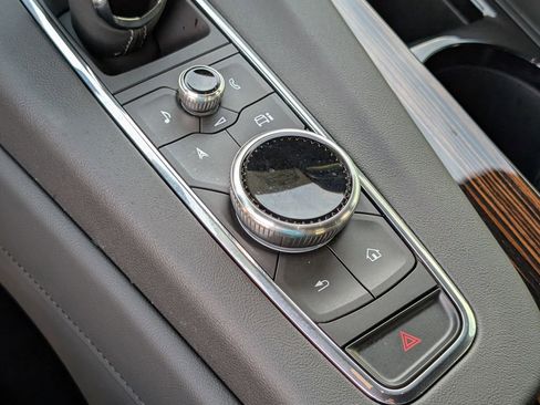 Certified 2024 Cadillac Escalade Premium Luxury w/ Performance Package image 32