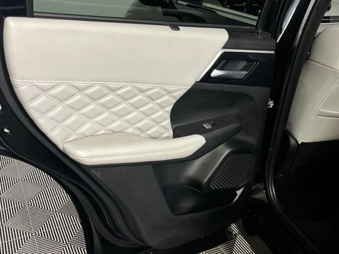 Used 2024 Mitsubishi Outlander SEL image 28