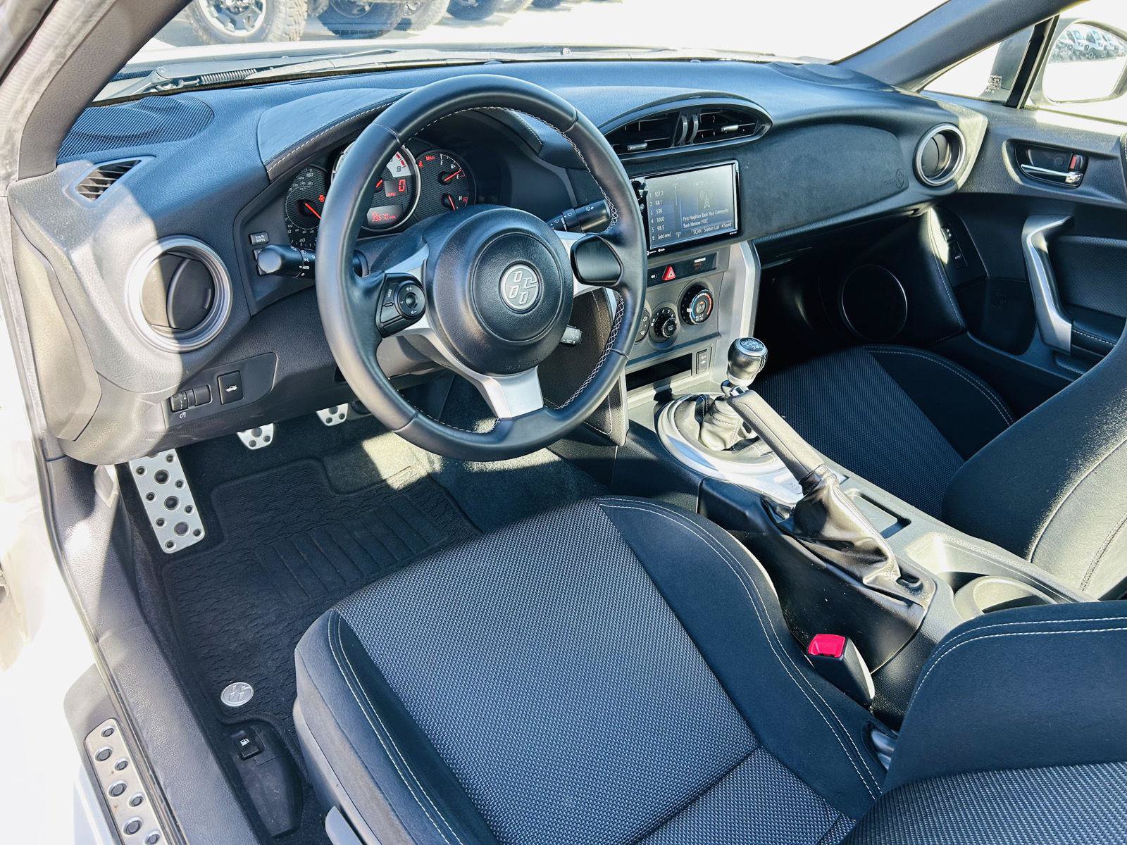 Used 2017 Toyota 86 RWD image 7