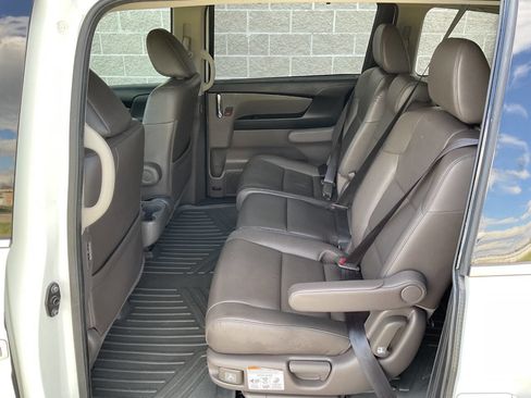 Used 2014 Honda Odyssey Touring Elite image 30