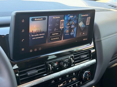 New 2026 Nissan Pathfinder Platinum FWD image 25