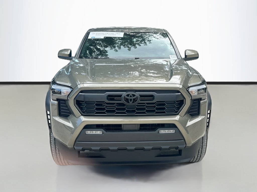 Used 2025 Toyota Tacoma TRD Off-Road AWD/4WD image 2