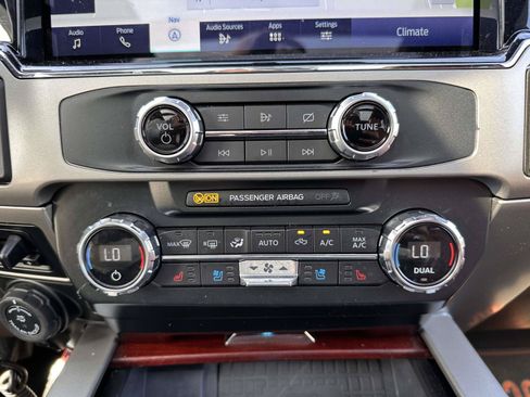 Used 2022 Ford F250 King Ranch w/ King Ranch Ultimate Package AWD/4WD image 25