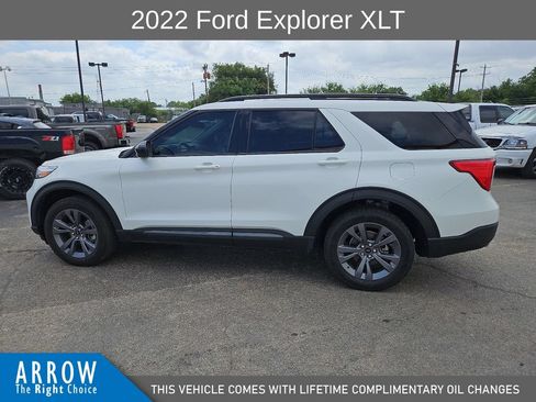 Used 2022 Ford Explorer XLT w/ Equipment Group 202A AWD/4WD image 7