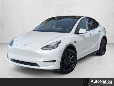 Used 2023 Tesla Model Y Long Range image 1