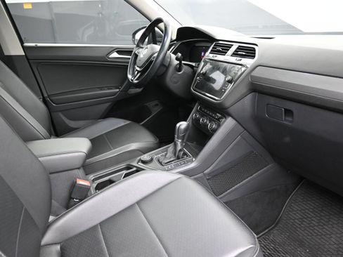 Used 2019 Volkswagen Tiguan SEL w/ 3rd Row Seat Package AWD/4WD image 28