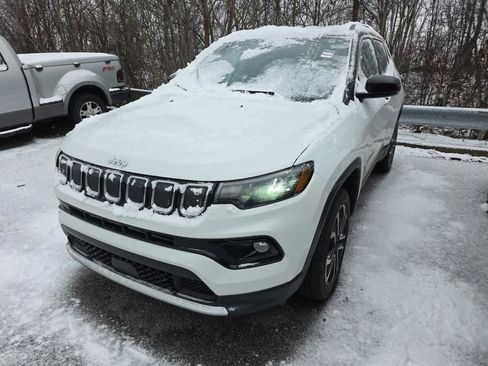 Used 2022 Jeep Compass Limited image 2