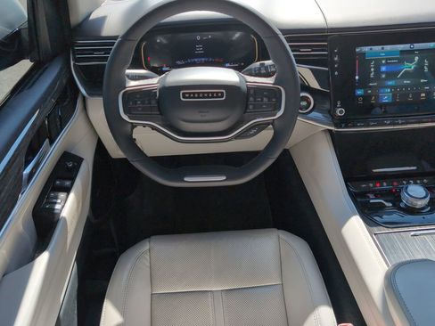 Used 2022 Jeep Wagoneer Series III w/ Premium Group I image 14