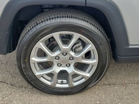 Used 2022 Jeep Compass Latitude w/ Sun and Sound Group AWD/4WD image 33
