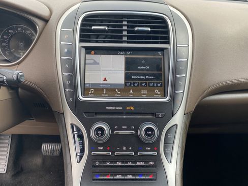 Used 2018 Lincoln MKX Reserve w/ Driver Assistance Package image 12