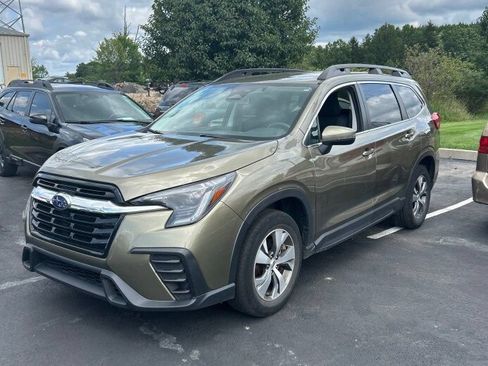 Used 2023 Subaru Ascent Premium w/ Convenience Package AWD/4WD image 2