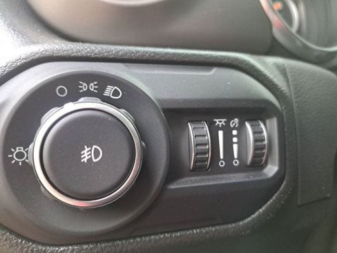 Used 2021 Jeep Wrangler Unlimited Sport AWD/4WD image 13