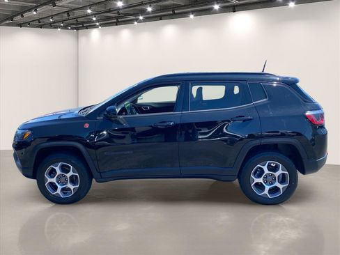 Used 2022 Jeep Compass Trailhawk w/ Trailhawk Convenience Group AWD/4WD image 4