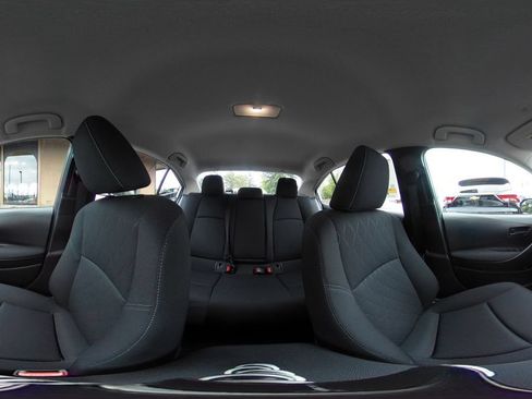Used 2025 Toyota Corolla LE FWD image 37