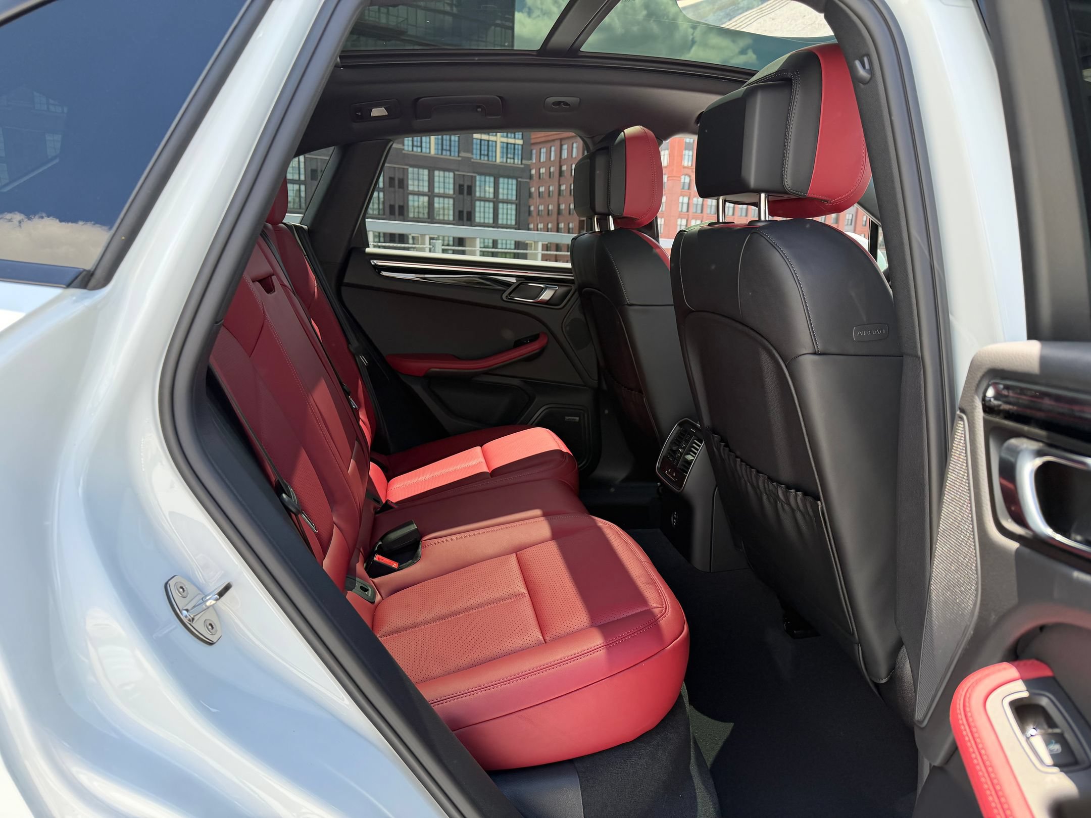 Certified 2026 Porsche Macan AWD/4WD image 20