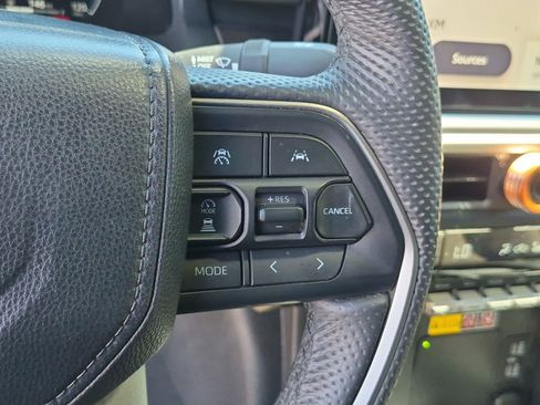 Used 2024 Toyota Tacoma TRD Off-Road w/ TRD Off Road Upgrade Package AWD/4WD image 20