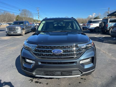 Used 2023 Ford Explorer XLT w/ Equipment Group 202A image 3