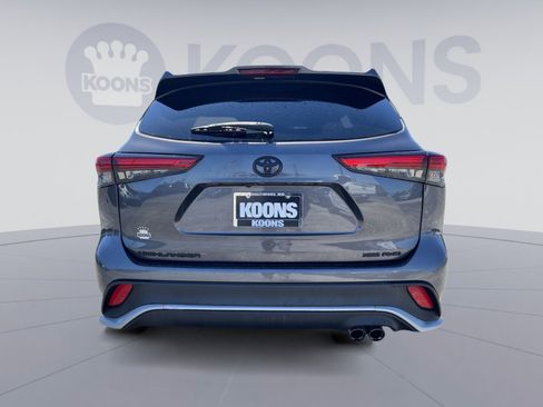 Used 2022 Toyota Highlander XSE AWD/4WD image 5