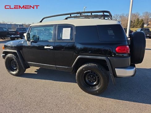 Used 2011 Toyota FJ Cruiser 2WD w/ Convenience Pkg image 5