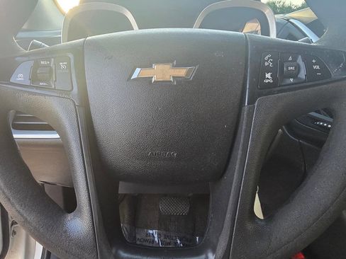 Used 2017 Chevrolet Equinox LS image 42