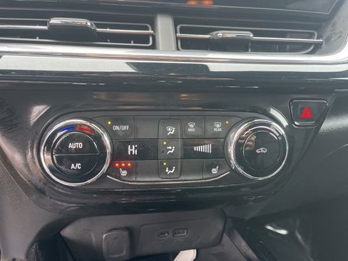 Used 2025 Chevrolet Trax RS w/ Driver Confidence Package image 24