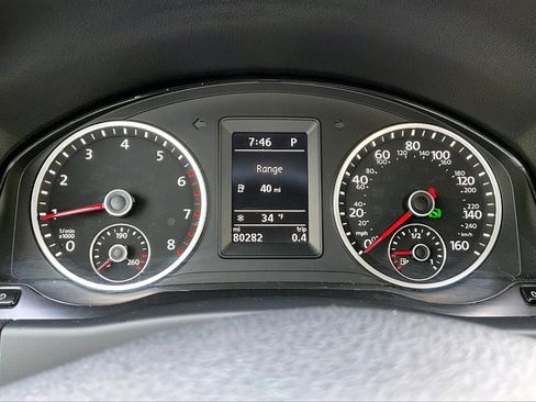 Used 2017 Volkswagen Tiguan S image 27