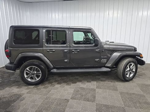 Used 2021 Jeep Wrangler Unlimited Sahara AWD/4WD image 2