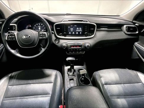 Used 2019 Kia Sorento EX image 17