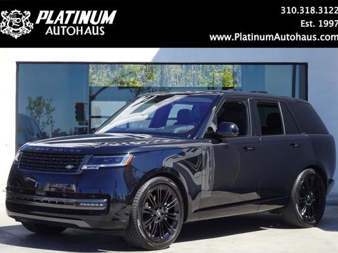 Used 2023 Land Rover Range Rover SE image 1