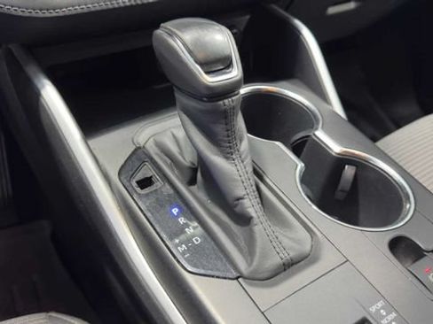 Used 2020 Toyota Highlander LE FWD image 26