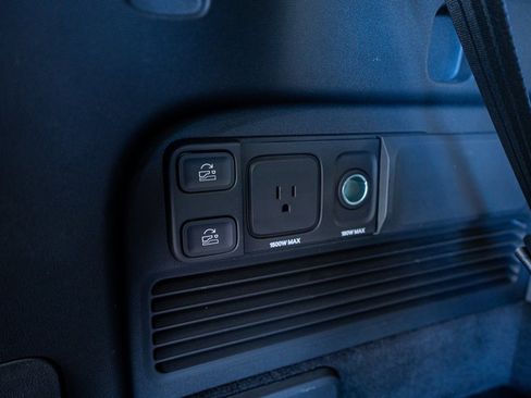 Used 2023 Rivian R1S Adventure image 58