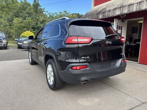 Used 2016 Jeep Cherokee Latitude w/ Comfort/Convenience Group AWD/4WD image 13