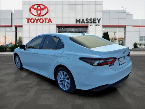 Used 2023 Toyota Camry LE w/ Convenience Package image 5
