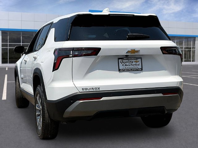 Used 2026 Chevrolet Equinox LT FWD image 3