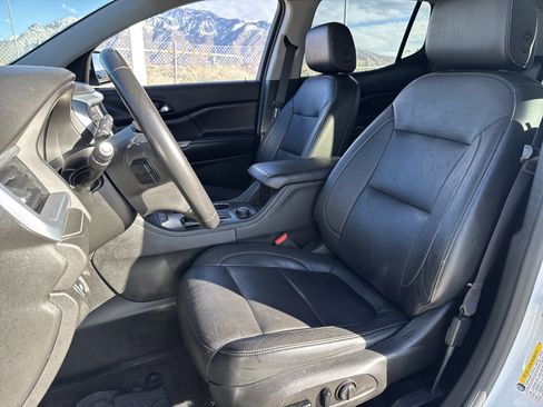 Used 2018 GMC Acadia SLT image 18