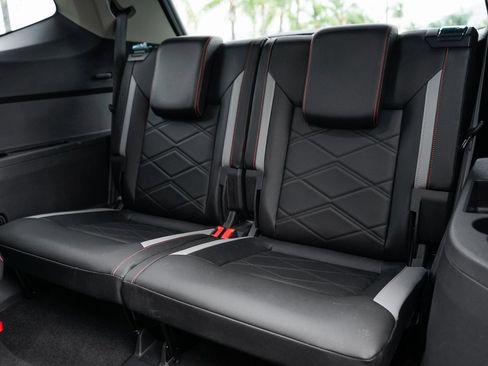 Used 2025 Volkswagen Atlas Peak Edition SE image 40