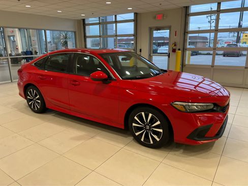 Used 2024 Honda Civic EX image 1