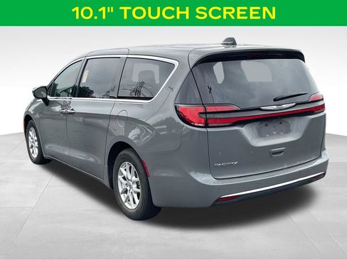 Used 2023 Chrysler Pacifica Touring-L FWD image 10