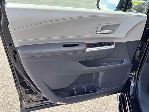 Certified 2023 Toyota Sienna XLE image 17