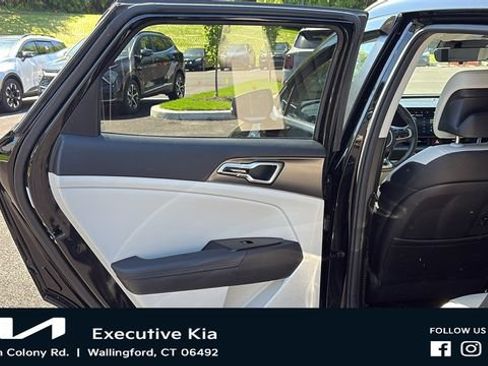 Certified 2025 Kia Sportage EX AWD/4WD image 21